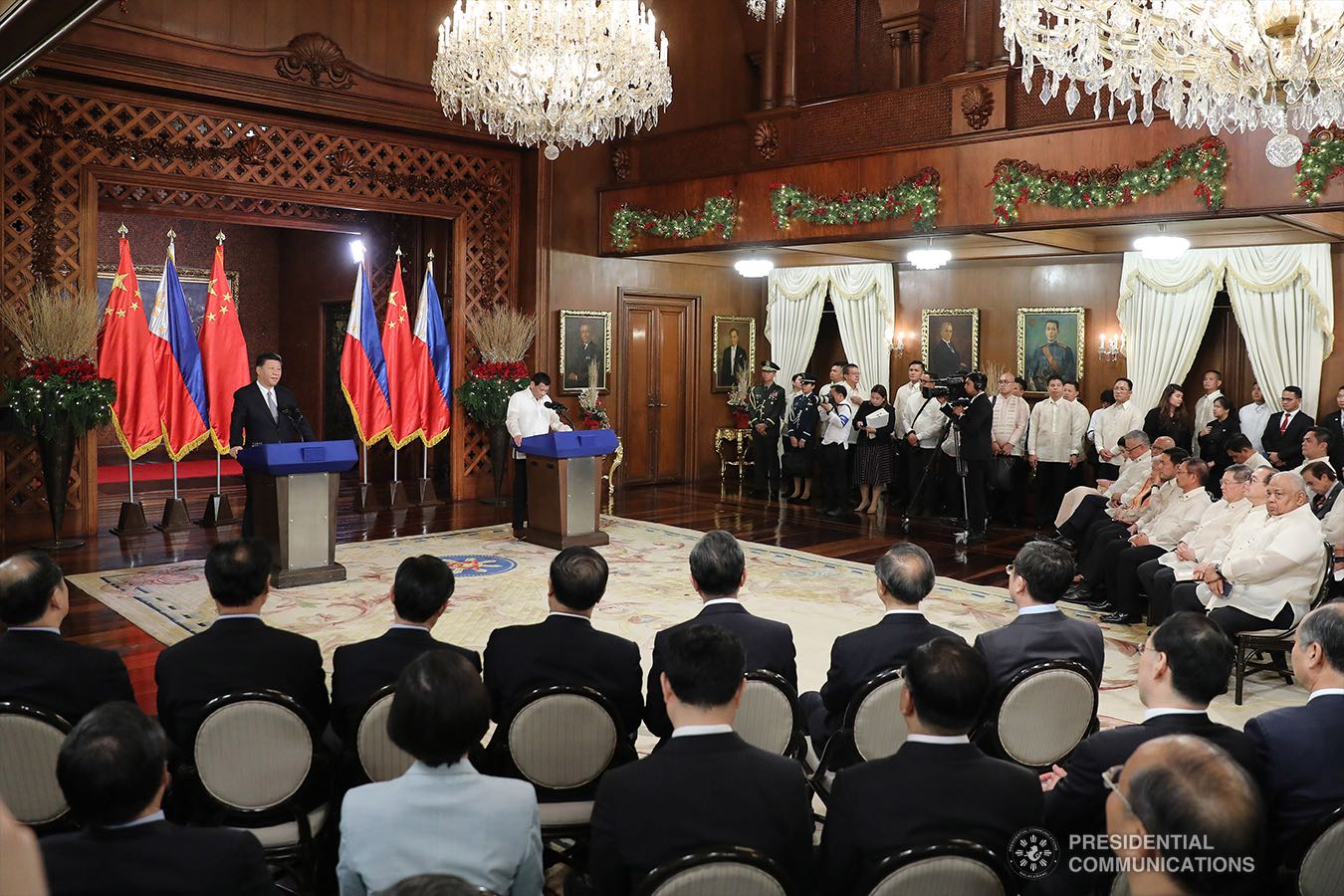 President Rodrigo Roa Duterte and President Xi Jinping of People's Republic of China declare their joint press statements following the successful expanded bilateral meeting at the Malacañan Palace on November 20, 2018. ALFRED FRIAS/PRESIDENTIAL PHOTO  