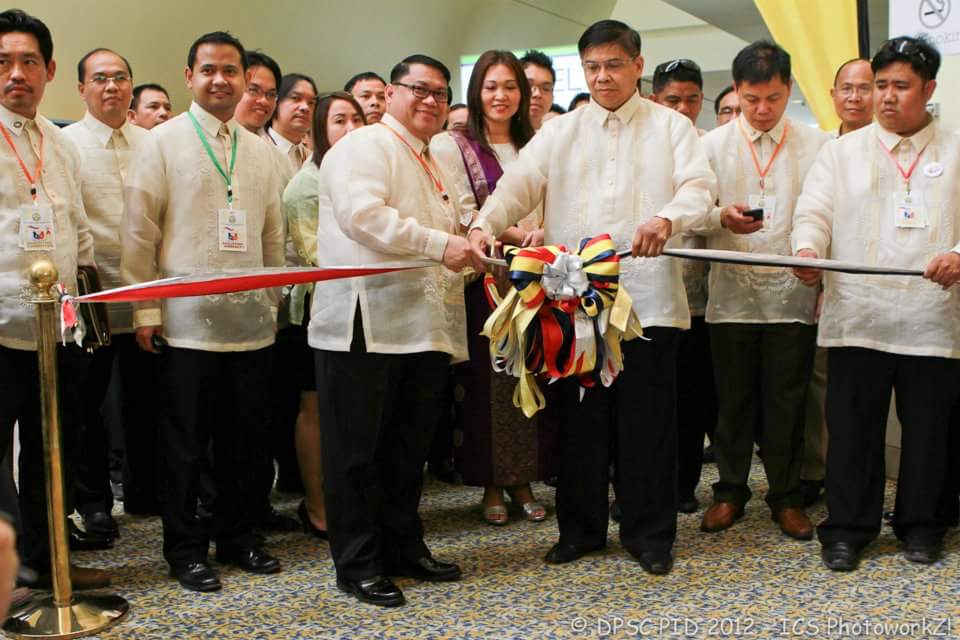 Mr. Escurel with former Philippine Ambassador to Qatar - H.E. Crescente R. Relacion