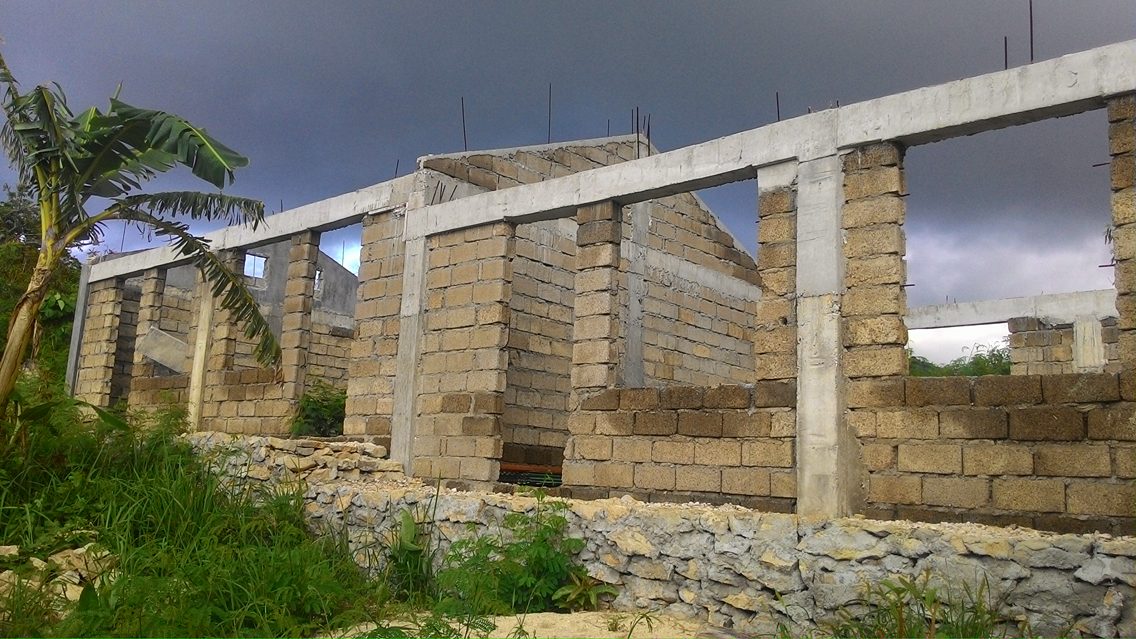 Ito ang ipinatayong building para sa paaralan na dapat taong 2014 pa natapos.