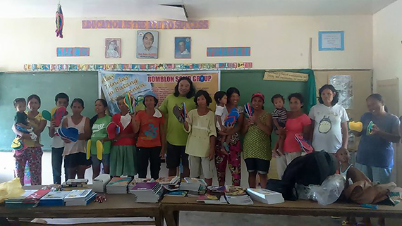Tumanggap ng mga gamit pang-eskwela, mga grocery items at cash ang 39 na estudyante ng Palati Primary School sa barangay Libertad sa bayan ng Odiongan mula sa Romblon Solid Group, sa pagdiriwang ng unang taong anibersaryo. Nakatangap rin ang mga magulang ng mga tsinelas na pwede nilang magamit sa pang araw-araw.